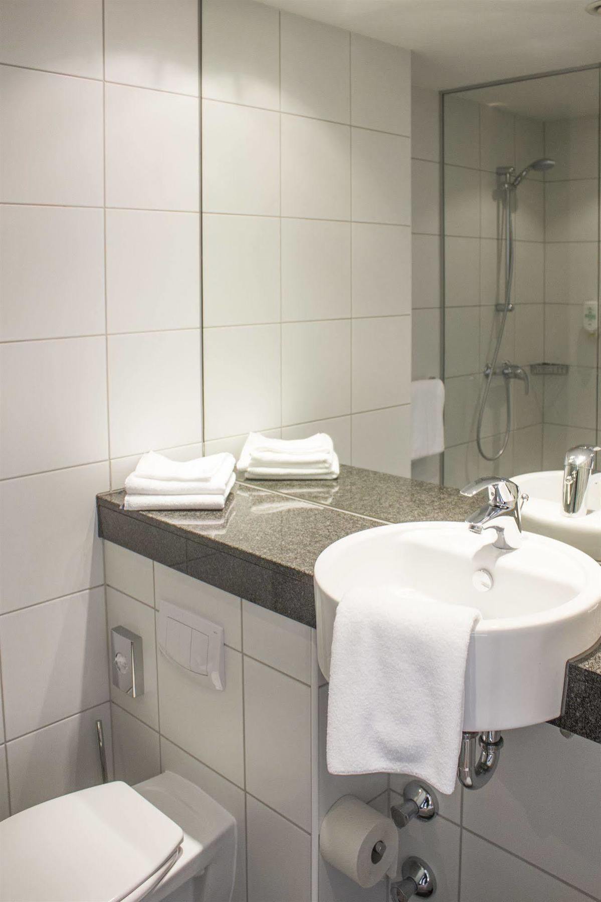גשר Hotel Zur Krone מראה חיצוני תמונה